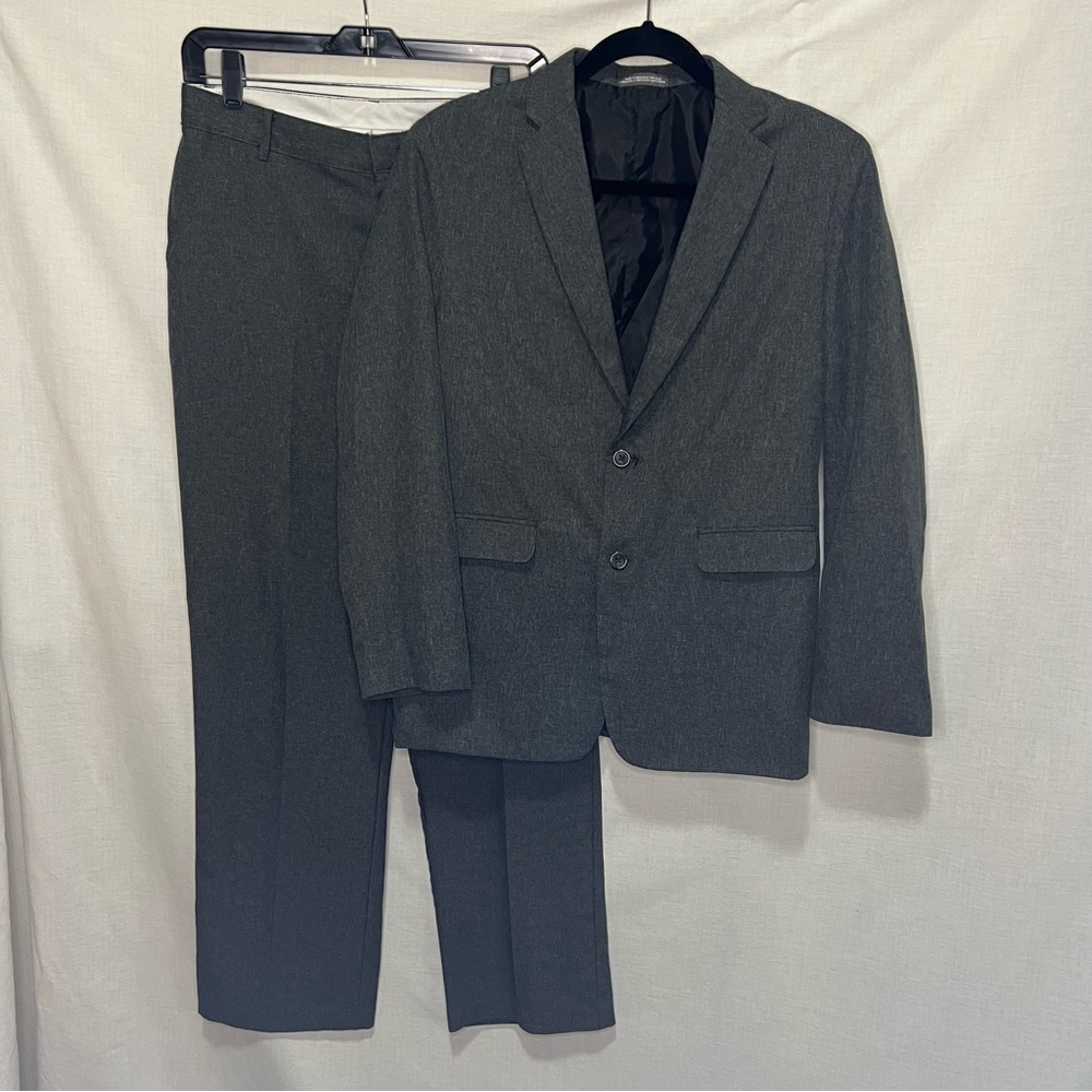 Geoffrey Beene, Kids Charcoal Gray, 2 Piece Suit, Size 18R